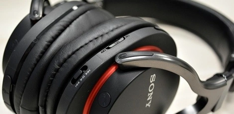 Bezprzewodowe słuchawki za blisko 1000 zł? Przetestowaliśmy Sony MDR-1RBT