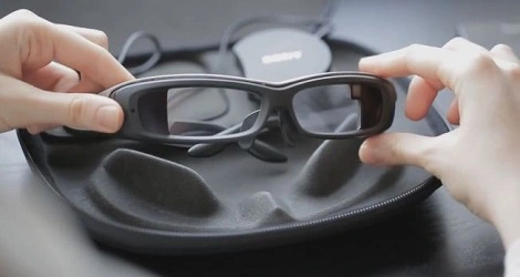 Sony rozpoczyna sprzedaż okularów rozszerzonej rzeczywistości (wideo)