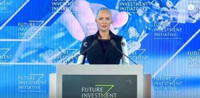 Arabia Saudyjska nadała obywatelstwo pierwszemu robotowi!