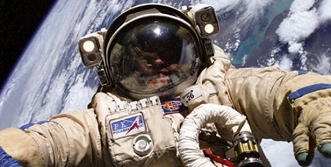 Poczuj się jak astronauta. Zobacz spacer kosmiczny na wideo 360 stopni