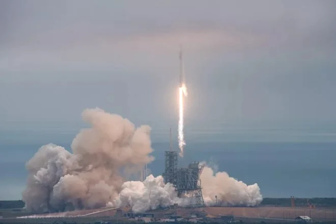 Elon Musk wyjaśnia, jak nie lądować rakietą kosmiczną (wideo)