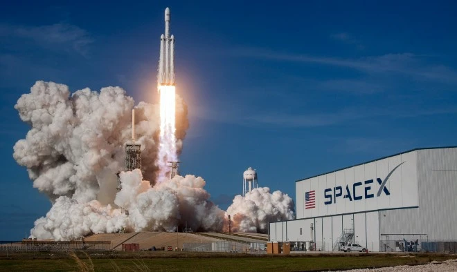 ESA: trzeba zatrzymać Elona Muska i jego podbój kosmosu