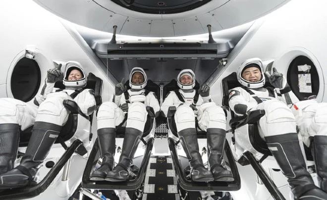 SpaceX znów zapisało się w historii. Kolejni astronauci trafili na orbitę
