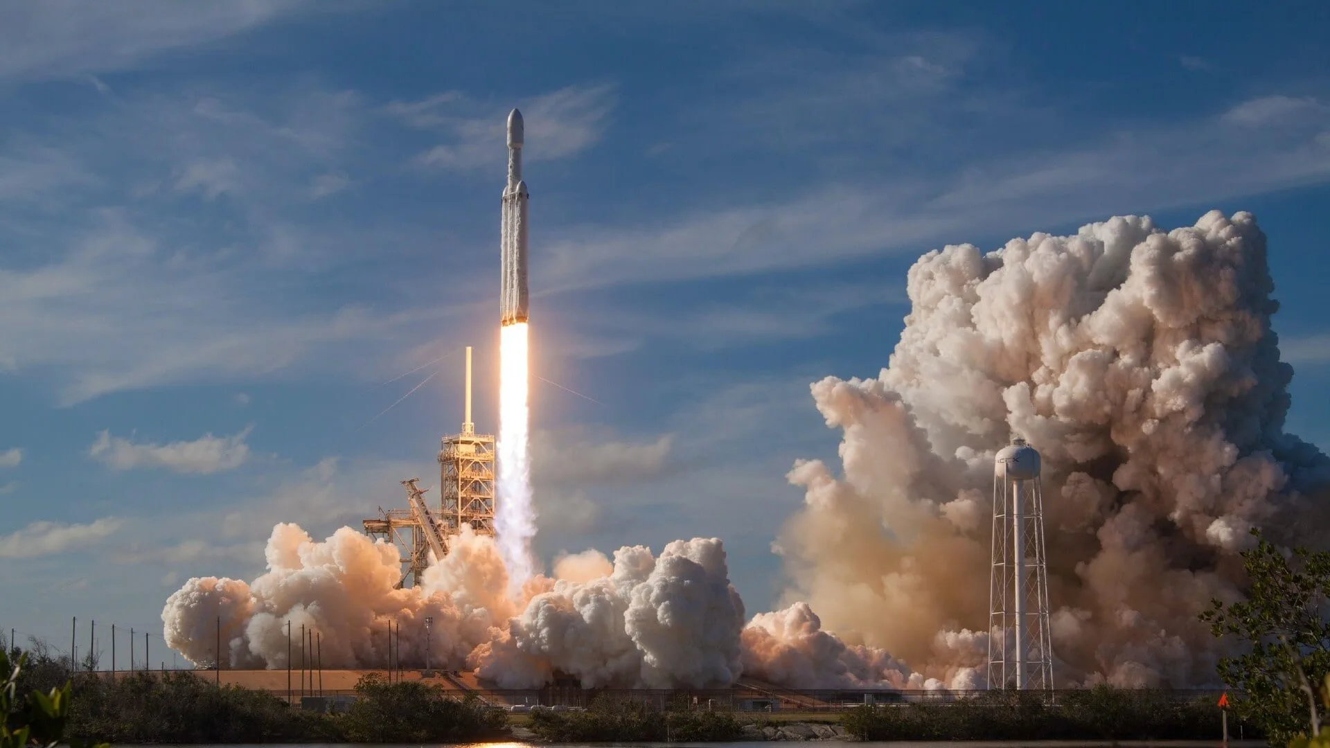 SpaceX coraz szybciej buduje silniki rakietowe. NASA jest pod wrażeniem