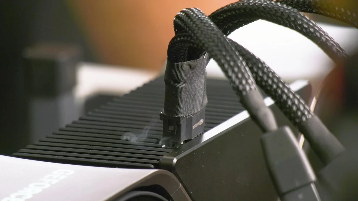 Czujesz? To swąd spalonych kart graficznych. Problem wciąż występuje