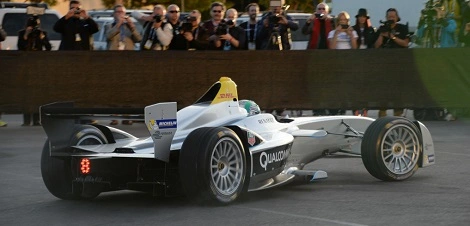 Pierwszy w pełni elektryczny bolid już jest!