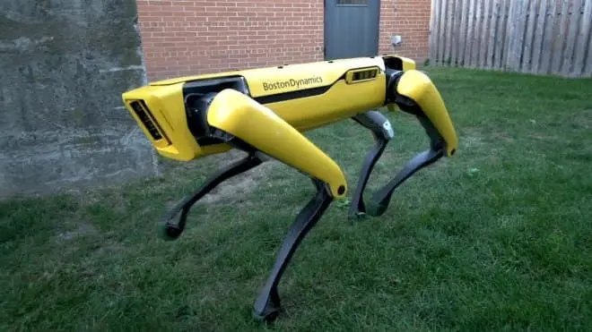 Oto mechaniczny pies od Boston Dynamics. Wygląda świetnie (wideo)