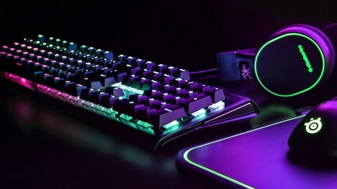 SteelSeries Apex M750 –  gamingowa klawiatura mechaniczna z aluminiową ramą