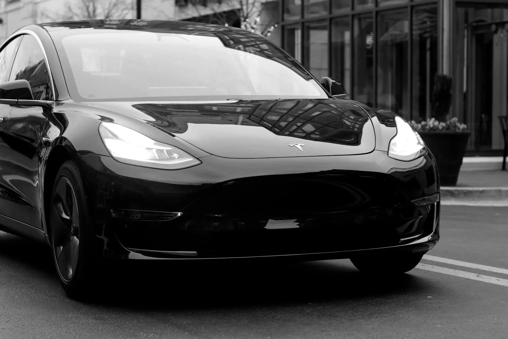 Tesla to koszmar mechaników. Połowa nie przechodzi przeglądów