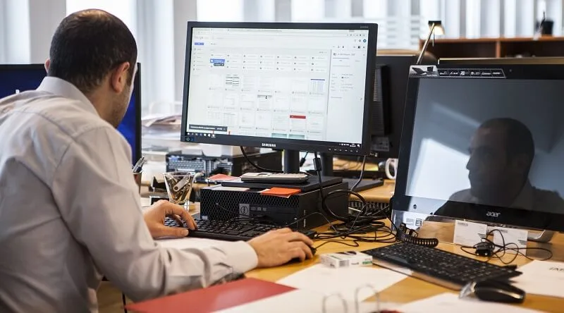 Fałszywa pomoc techniczna – naciągacze łapią ofiary poprzez Google