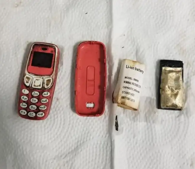 Mężczyzna połknął telefon. Dopiero po 4 dniach zgłosił się do lekarza