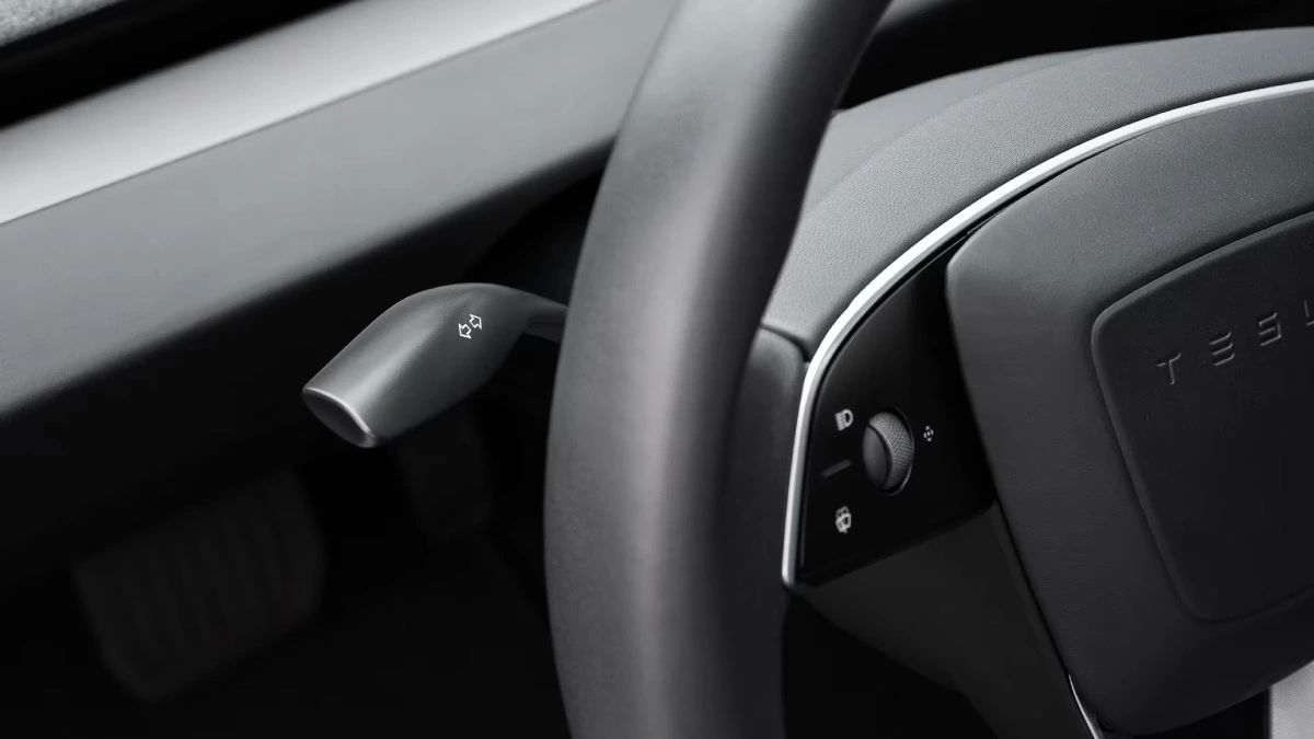 Klasyczny kierunkowskaz to luksus. Tesla sprzedaje go za 2200 zł