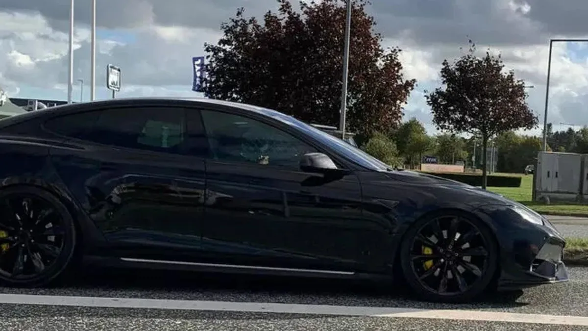 Posiadaczowi Tesli podobało się Lamborghini Huracan. Oto, co zrobił