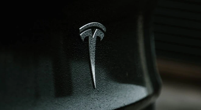 Samsung i Tesla podejmują współpracę. Co z niej wyniknie?