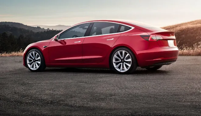 Włamali się do Tesli. W nagrodę otrzymali samochód