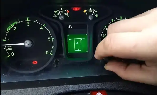 Tetris na desce rozdzielczej samochodu? Takie rzeczy tylko w Rosji (wideo)