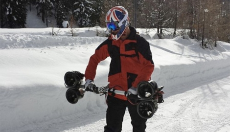 Ręczny silnik odrzutowy dla fanów snowboardu (wideo)