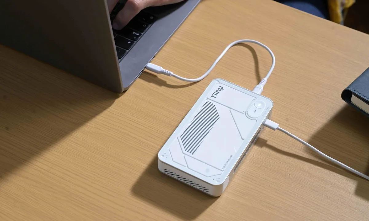 Myślałeś, iż Twój laptop jest mocny? To maleństwo mieści w kieszeni potężne AI