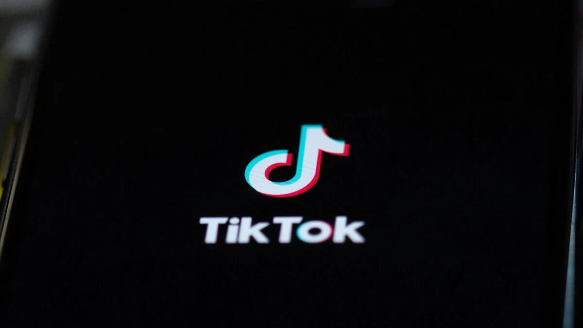 Koniec przewijania bez końca. TikTok przestanie uzależniać Polaków
