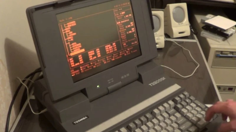 Laptop z 1989 roku zamieniony w koparkę kryptowalut