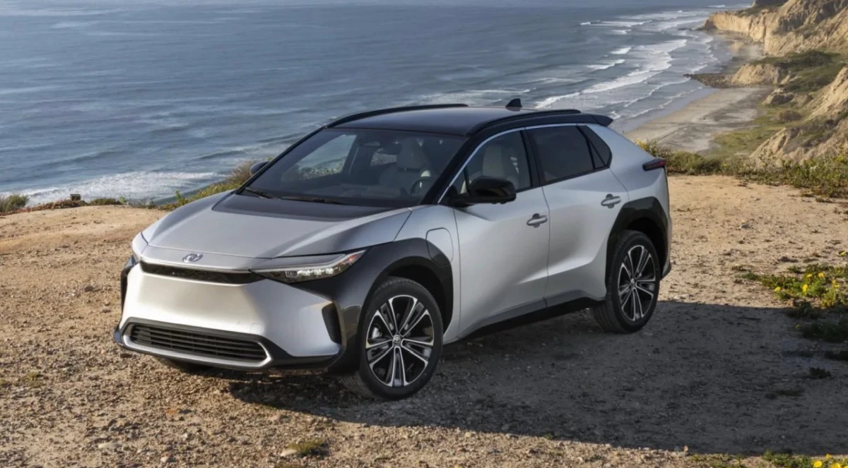 Toyota wycofuje elektryczne samochody. Mogą im odpaść koła