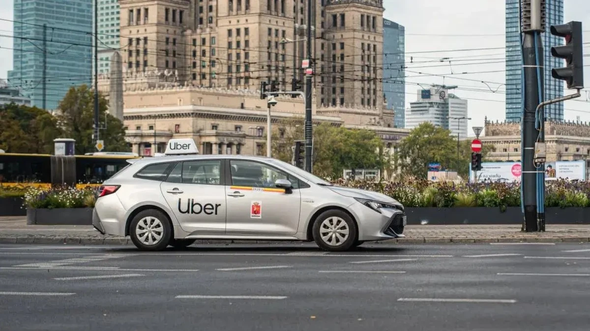 Telefon to dopiero początek. Uber pokazał, co Polacy zostawiają w autach