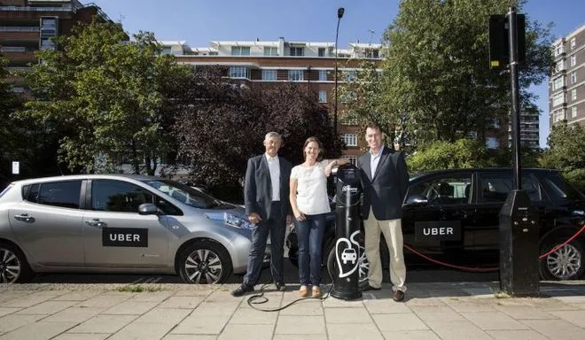 Uber zachęca kierowców do przesiadki na elektryczne i hybrydowe samochody