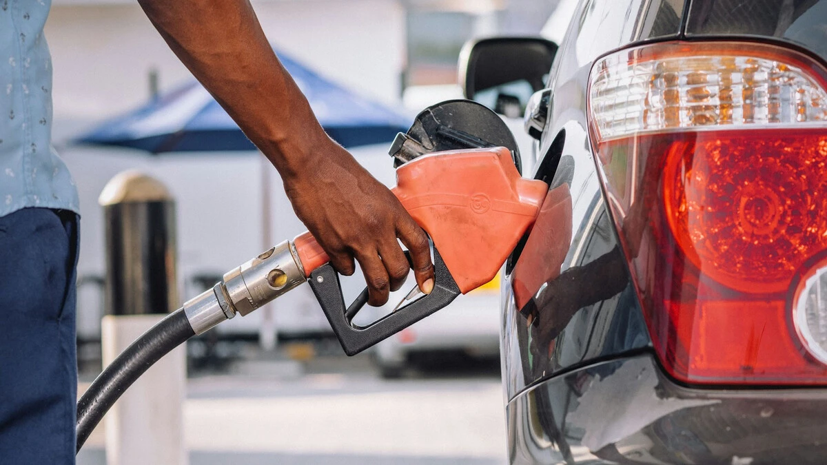 Bruksela wciska hamulec. Po 2035 roku nadal kupisz nowe auto spalinowe