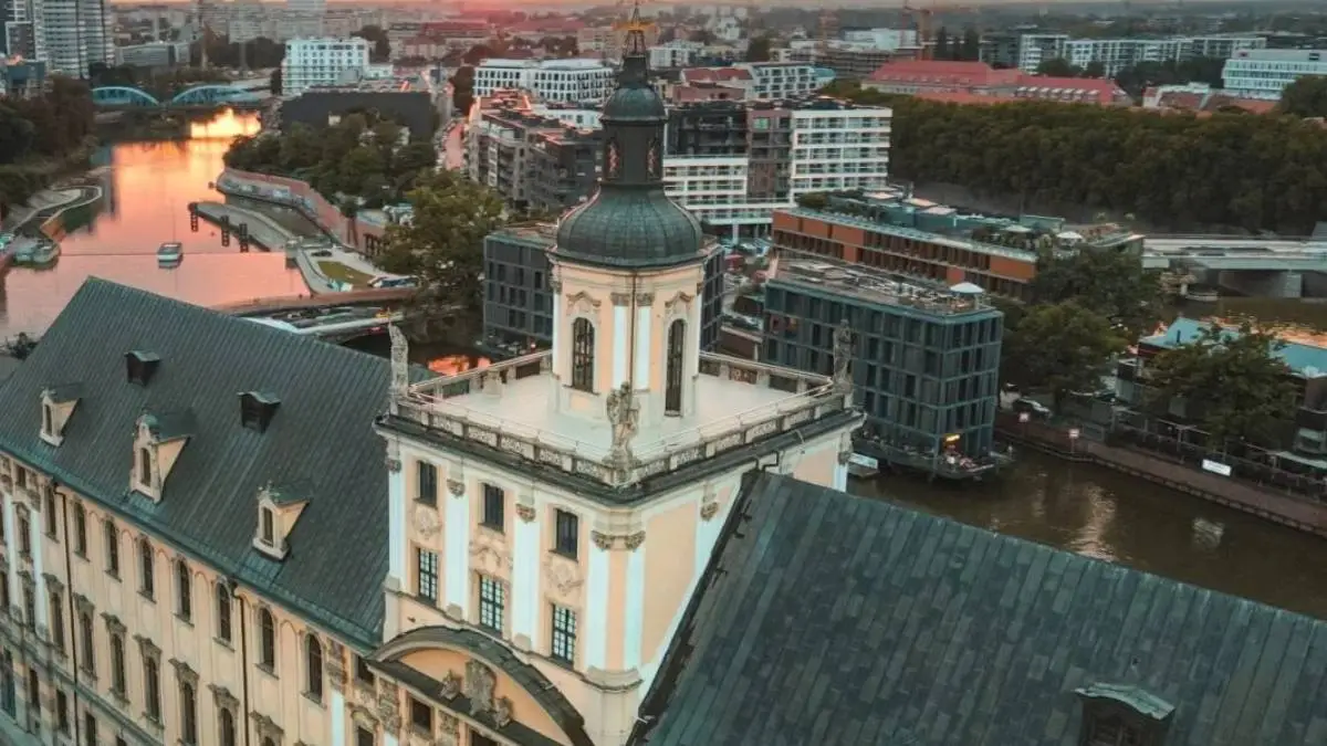 Polska uczelnia skrywała w piwnicy kopalnię kryptowalut