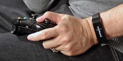 Uno Noteband – inteligentna opaska dla graczy z funkcją szybkiego czytania