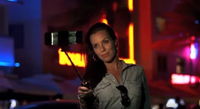 Co można wymyślić w kwestii zwykłego kijka do selfie?