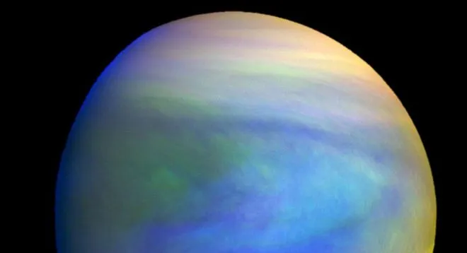 Życie na Wenus najprawdopodobniej istnieje. Ale raczej tam nie zamieszkamy