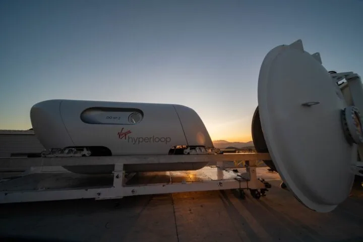 To koniec marzeń o Hyperloop. Firma rezygnuje z transportu pasażerskiego