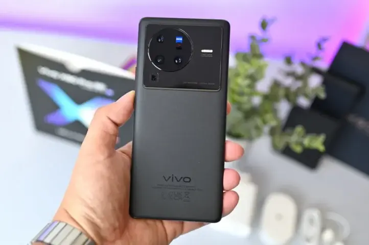 Test vivo X80 Pro. Smartfon z fotograficznej elity