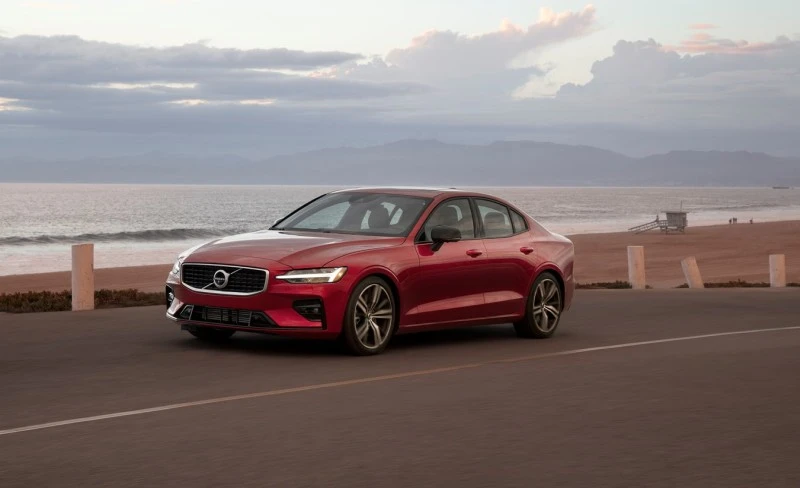 Volvo ogranicza prędkość samochodów do 180 km/h. Nie rozumiem oburzenia