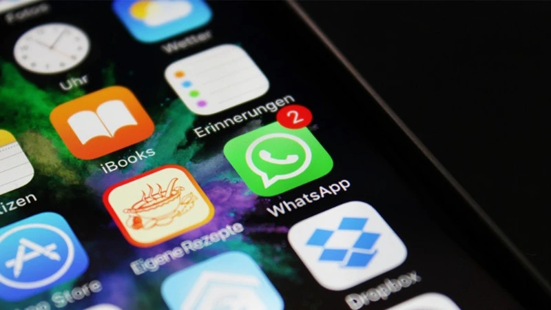 WhatsApp w walce z dezinformacją – twórcy wprowadzają do aplikacji nowe ograniczenia