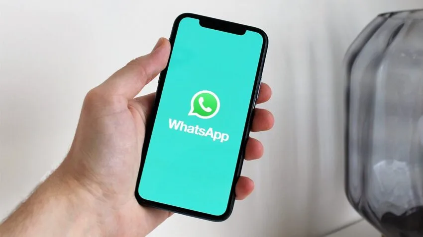 WhatsApp lepiej poinformuje o procesie pobierania plików