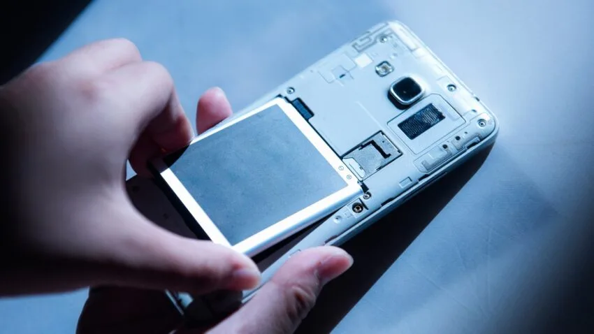 Wymienne baterie? Apple twierdzi, że to więcej złego niż dobrego