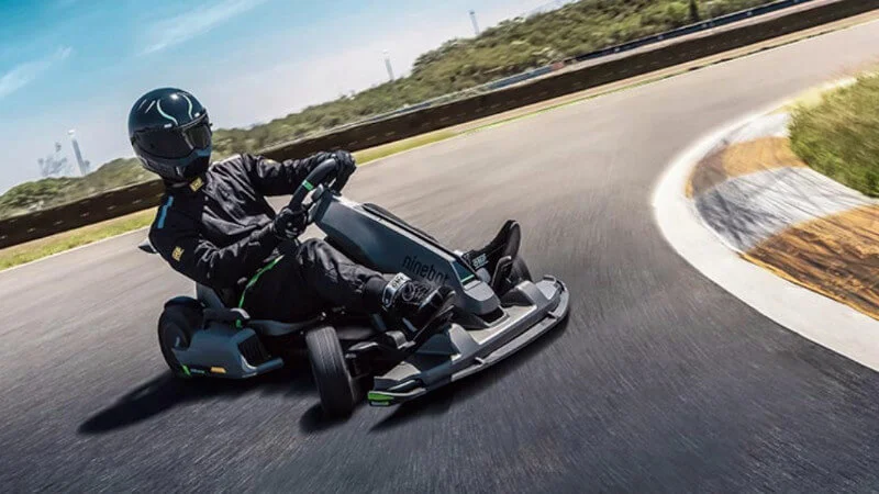 Sportowy gokart Xiaomi Ninebot No. 9 Kart Pro z ciekawą funkcją