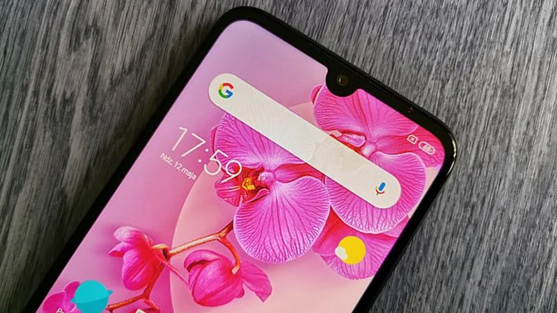 Xiaomi patentuje telefon z aparatem pod ekranem