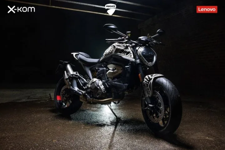Gamingowy motocykl Ducati Monster RGB na licytacji WOŚP