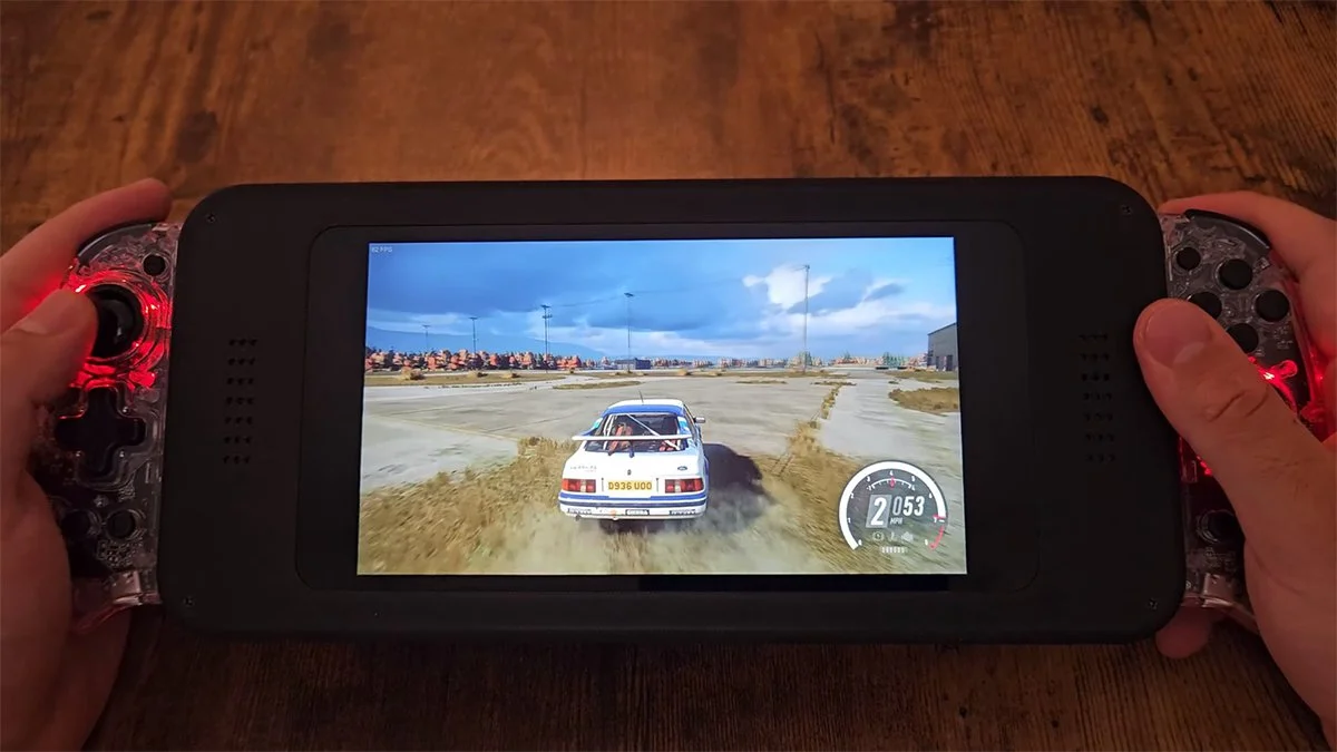 Laptop przerobiony na handhelda. Nietypowy projekt YouTubera