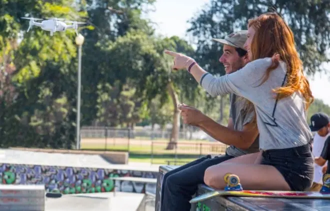 Niewielki dron z trybem selfie? Oto Yuneec Breeze 4k