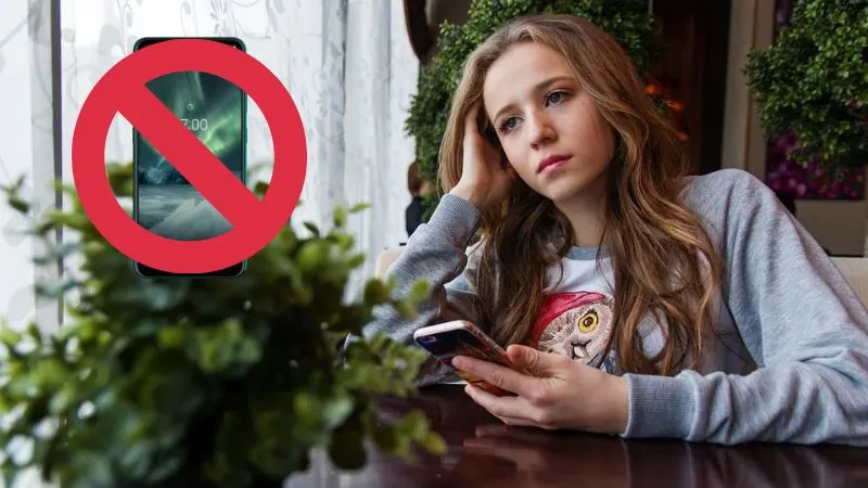 A może by tak zakazać korzystania ze smartfonów w polskich szkołach?