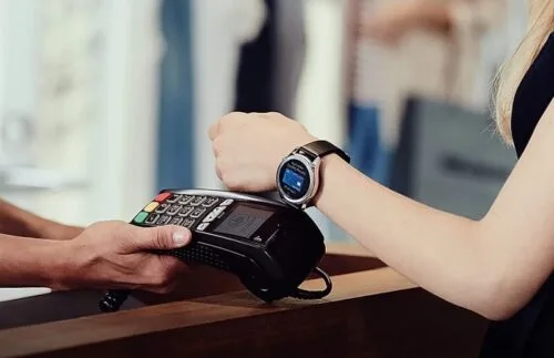 Najlepsze zegarki z NFC, którymi zapłacisz zbliżeniowo w Polsce
