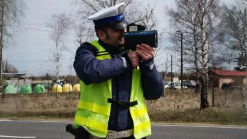 zrobił zdjęcie policjantom dostał 500 złotych mandatu brzeziny kielce